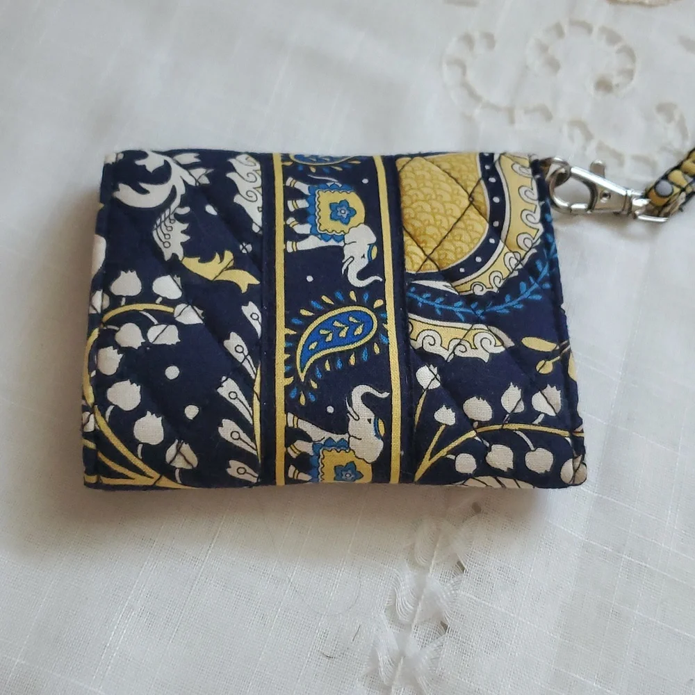 🦜 2/$10 Vera Bradley Ellie Blue Wristlet. - Picture 3 of 12